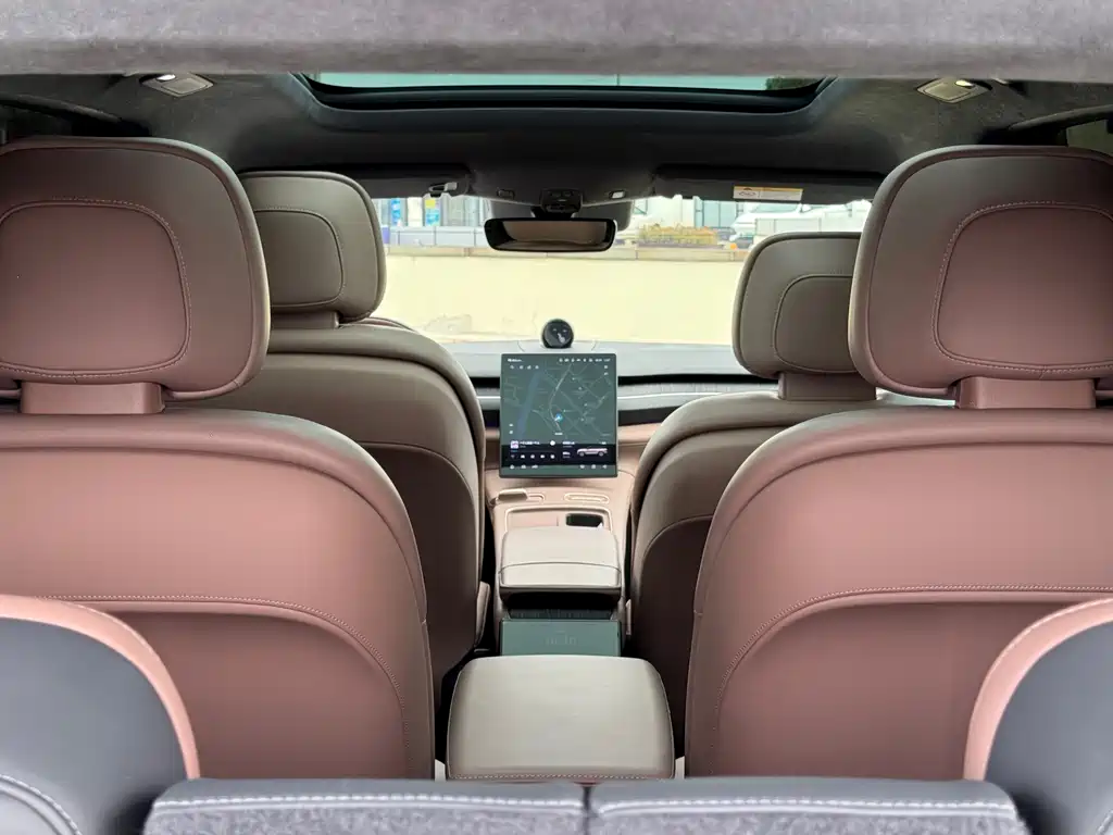 NIO ES8 2023 75kWh Executive Edition