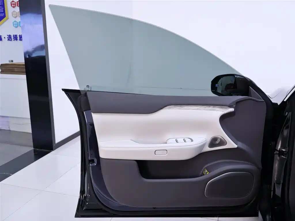 NIO ET7 2024 75kWh Executive Signature Edition