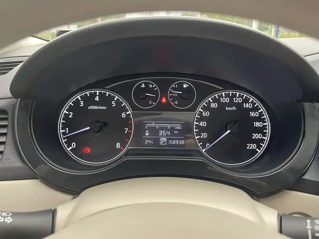 Nissan Tiida 2011 1.6L CVT Intelligent Edition