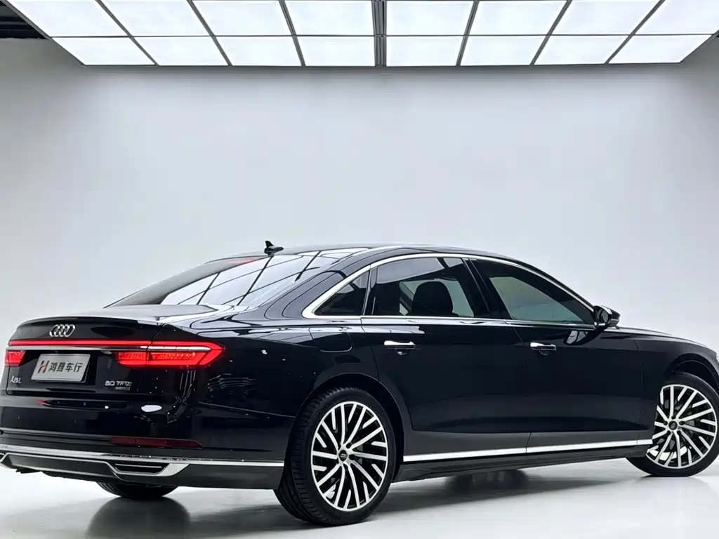 Audi A8L 2021 50 TFSI quattro Comfort Trim