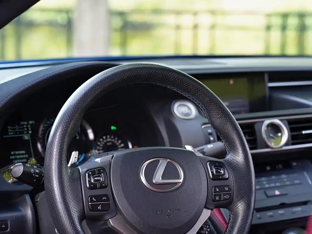 Lexus RC F 2015 F 5.0L Peak Edition
