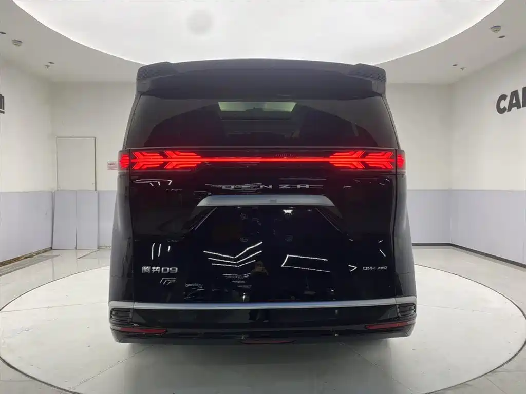 Denza D9 2022 DM-i 970 AWD Zunrong Edition
