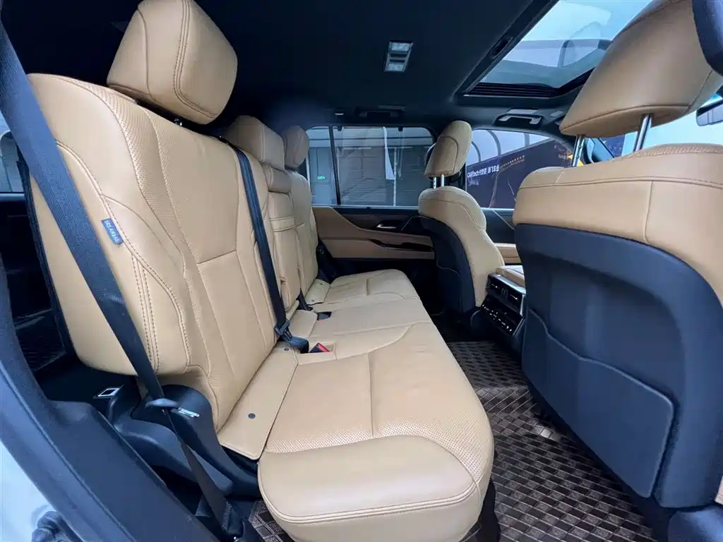 Lexus LX 600 2025