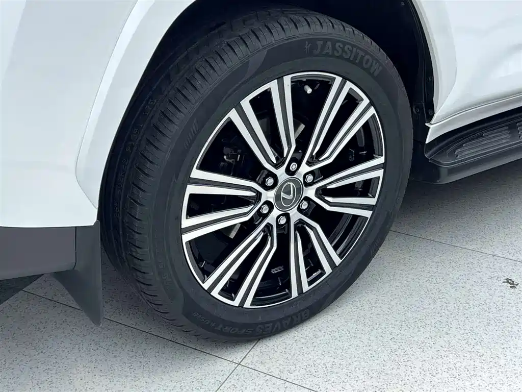 Lexus LX 600 2025