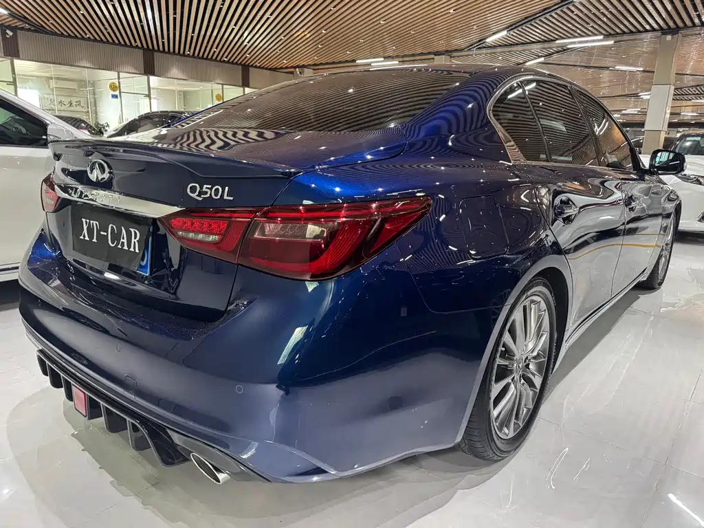 Infiniti Q50L 2018 2.0T Jinxiang Edition China V