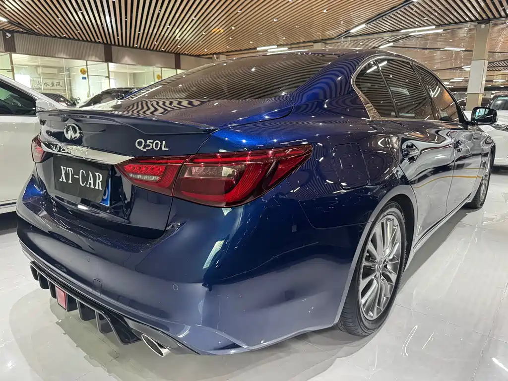 Infiniti Q50L 2018 2.0T Jinxiang Edition China V
