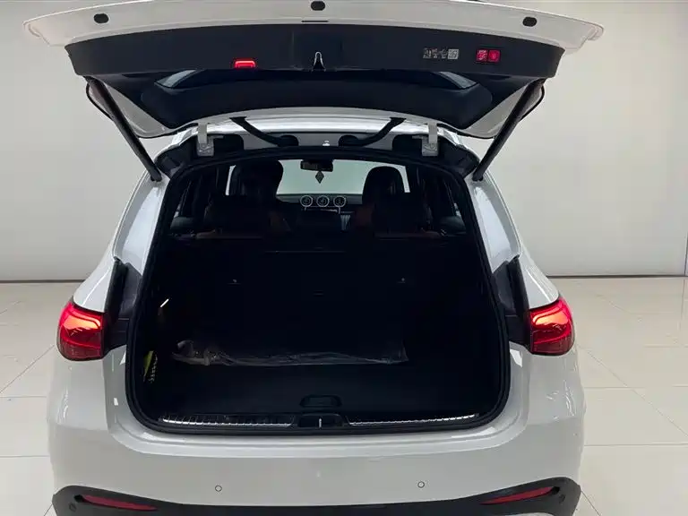 Mercedes-Benz GLC 300 L 4MATIC Dynamic Edition 5-Seater (2023 Facelift)