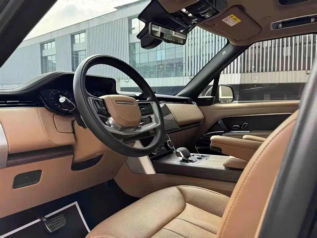 Land Rover Range Rover 2023 3.0 L6 360PS Vogue Edition