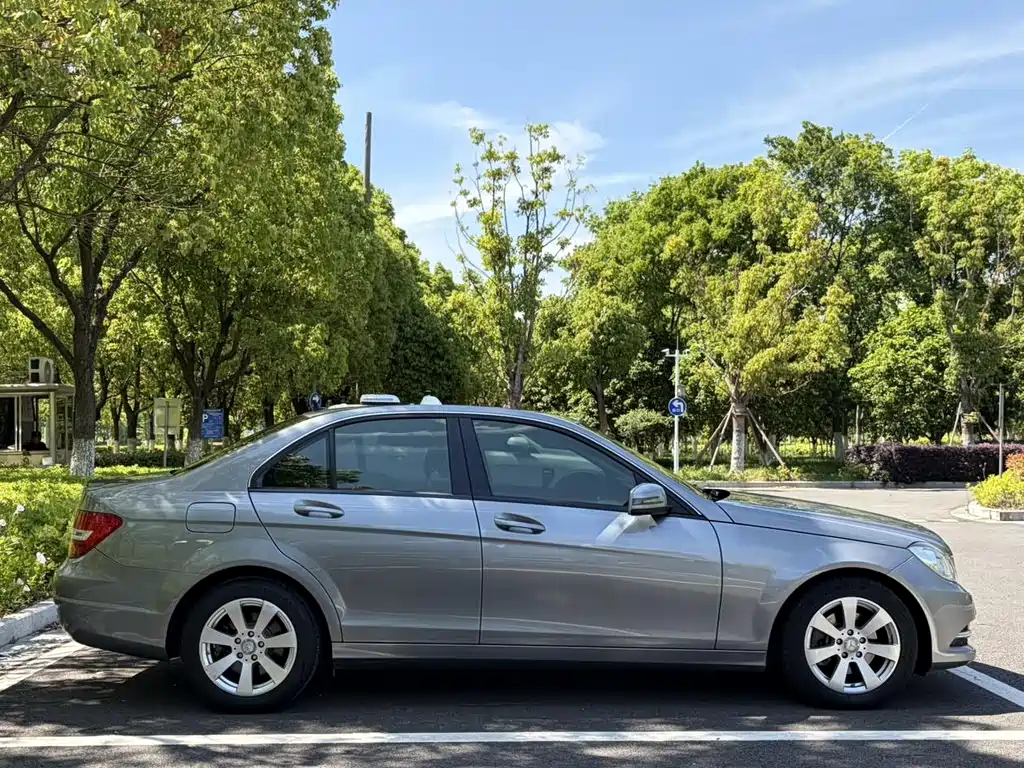 Mercedes-Benz C-Class 2013 C 180 Classic Grand Edition