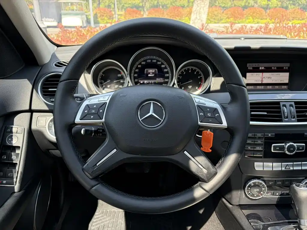 Mercedes-Benz C-Class 2013 C 180 Classic Grand Edition