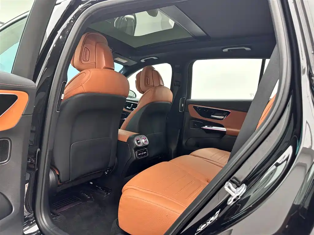 Mercedes-Benz GLC 2024 GLC 300 L 4MATIC Dynamic 7-Seater
