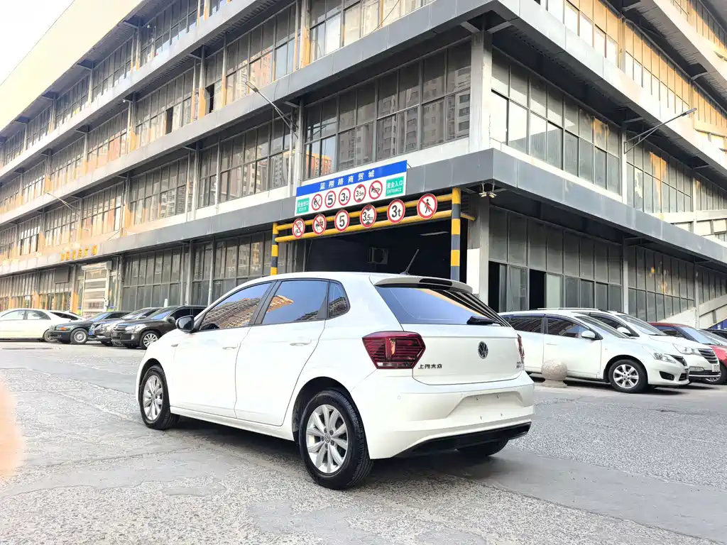 Volkswagen Polo Plus 2019 1.5L Automatic Colorful Tech Edition