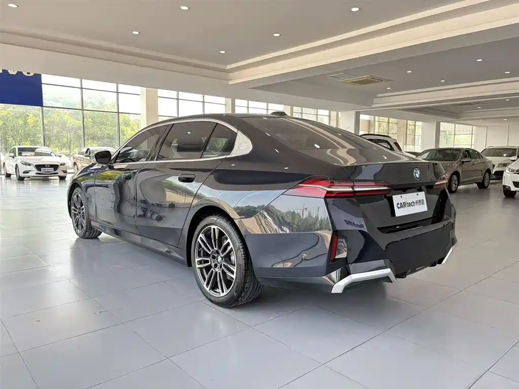 BMW 5 Series 2025 530Li Leading Edition M Sport Package