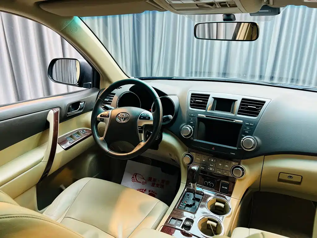 2012 Toyota Highlander 2.7L FWD 7-Seater Luxury Edition