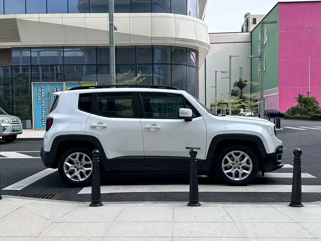 Jeep Renegade 2018 Connected Screen Edition 180T Automatic Energy Version