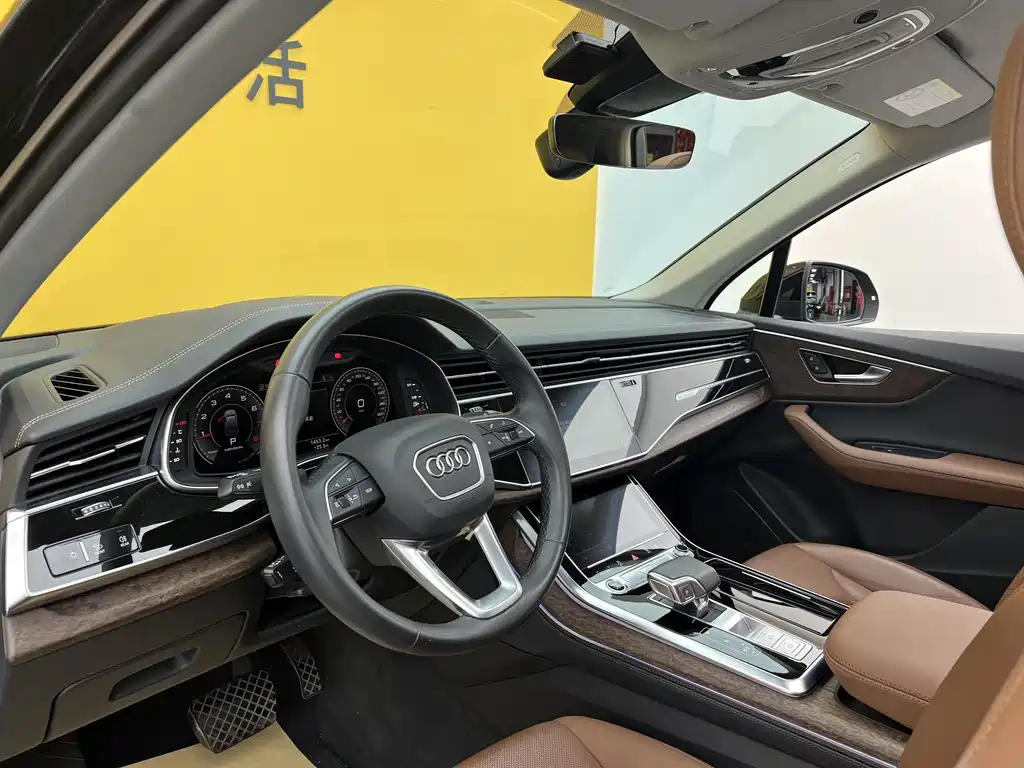 Audi Q7 2023 45 TFSI quattro S line