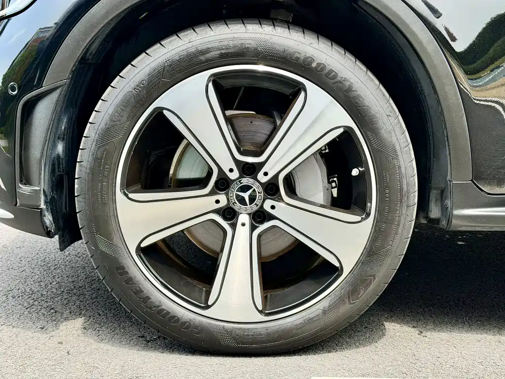 Mercedes-Benz GLC 300 L 4MATIC Dynamic Edition