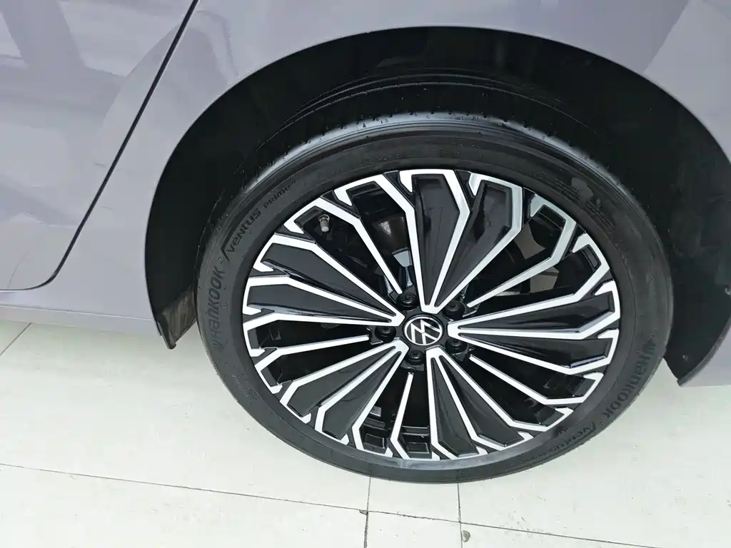 Volkswagen Passat 2025 Pro 380TSI Starry Sky Longzun Edition