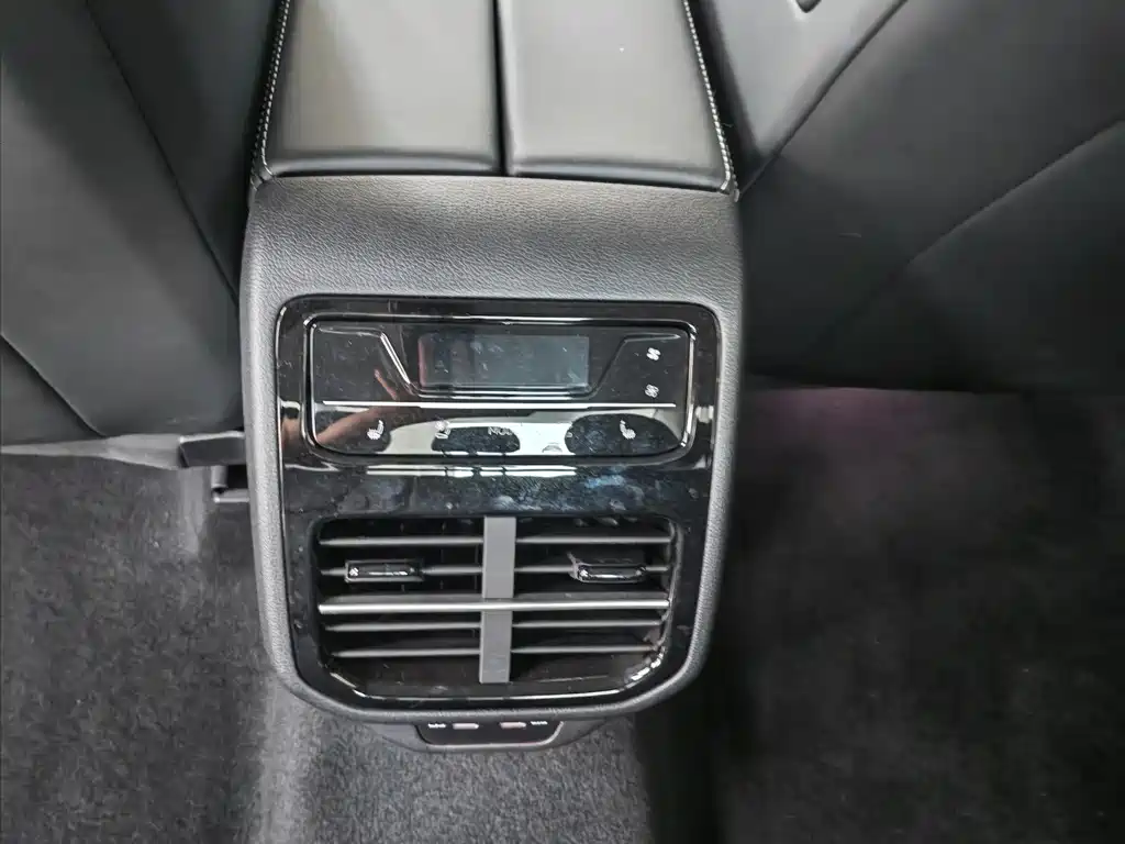 Volkswagen Passat 2025 Pro 380TSI Starry Sky Longzun Edition