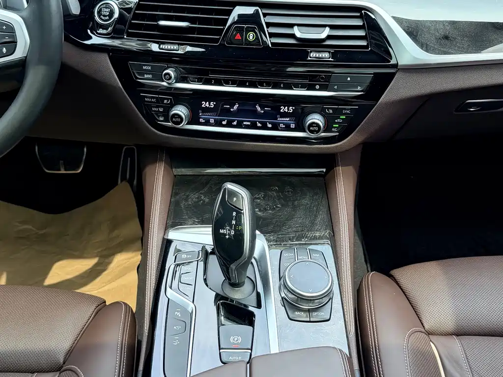 BMW 6 Series GT 2018 640i xDrive M Sport Package