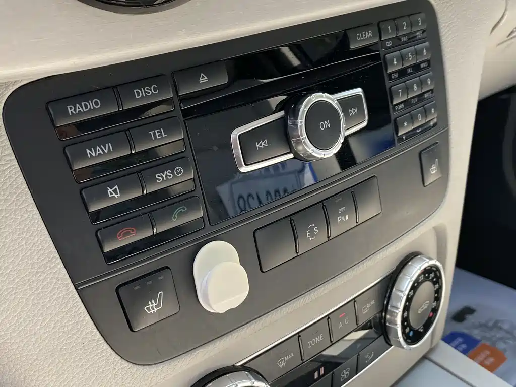 Mercedes-Benz GLK-Class 2013 GLK 300 4MATIC Dynamic Sunroof Edition