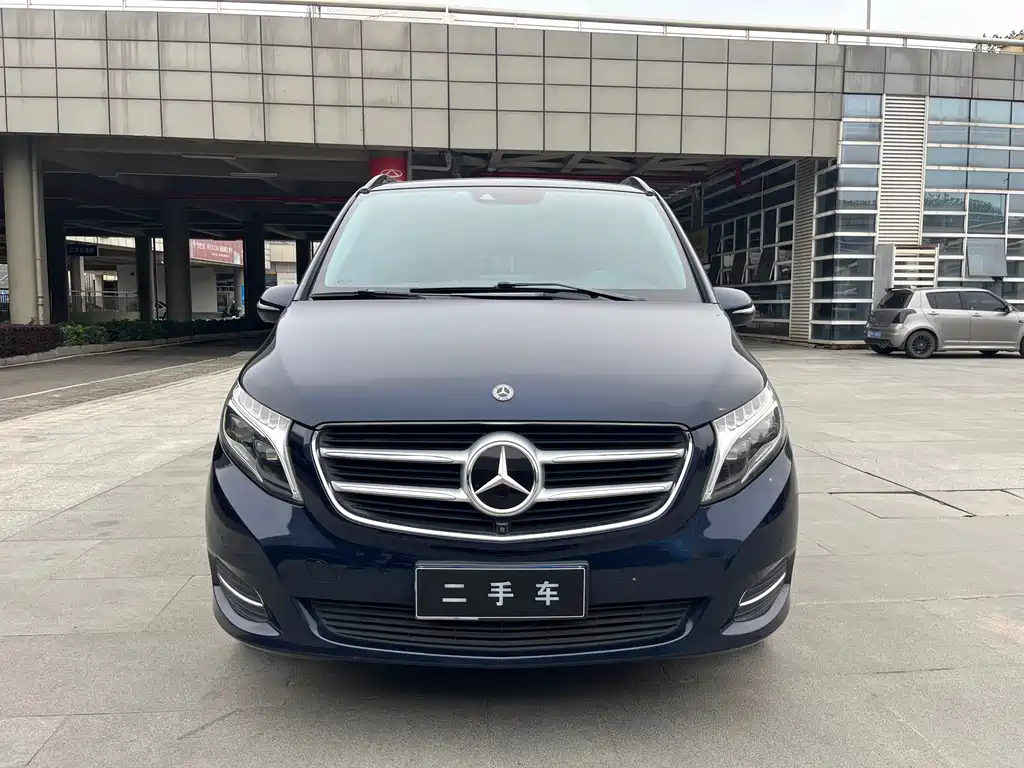 Mercedes-Benz V-Class 2018 V 260 L Luxury Long Wheelbase China VI