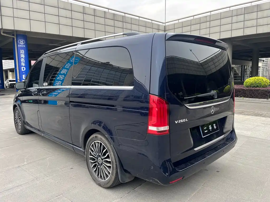 Mercedes-Benz V-Class 2018 V 260 L Luxury Long Wheelbase China VI