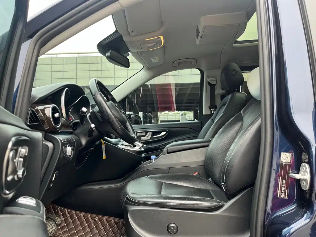 Mercedes-Benz V-Class 2018 V 260 L Luxury Long Wheelbase China VI