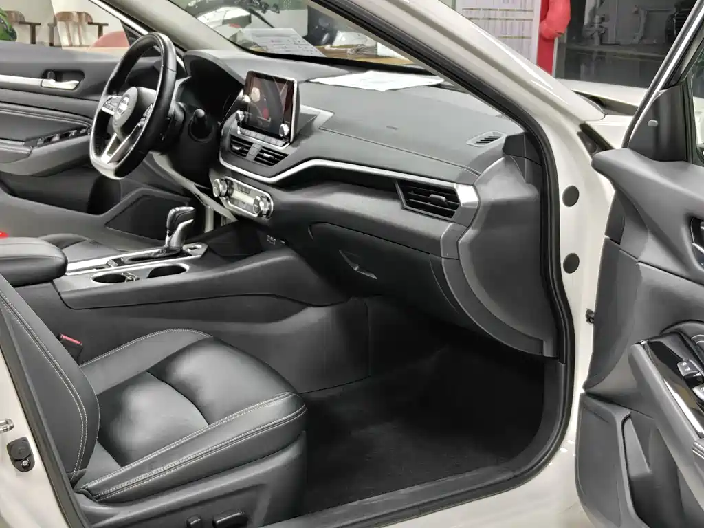 Nissan Altima 2020 2.0T XL Upper AD1 Intelligent Navigation Edition