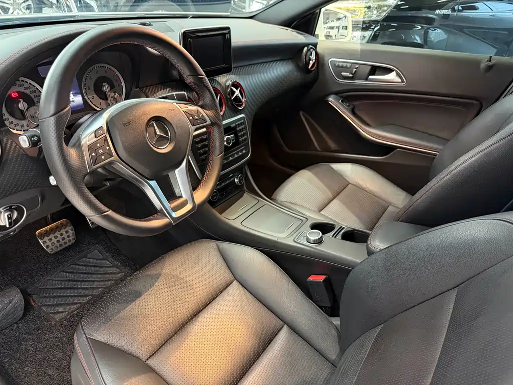 Mercedes-Benz A-Class (Import) 2016 A 260 Sport