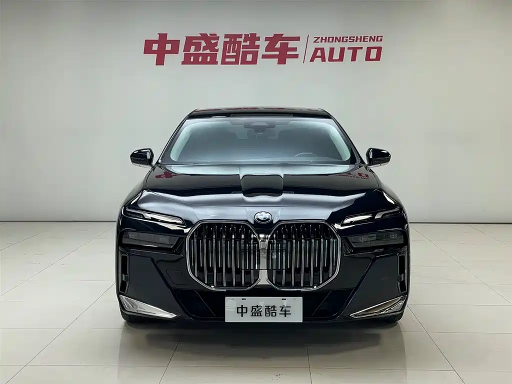 BMW 7 Series 2023 735Li M Sport Package