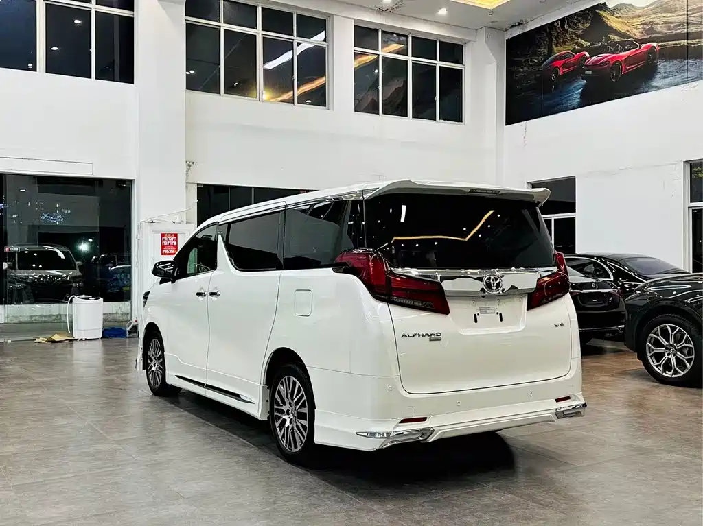 Alphard 2015 3.5L Luxury Edition