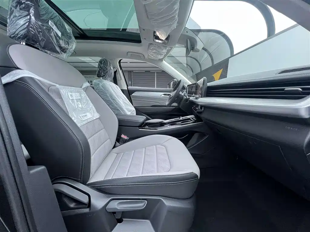 Tavendor 2025 330TSI Luxury Edition