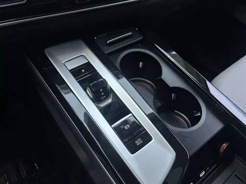 Tavendor 2025 330TSI Luxury Edition