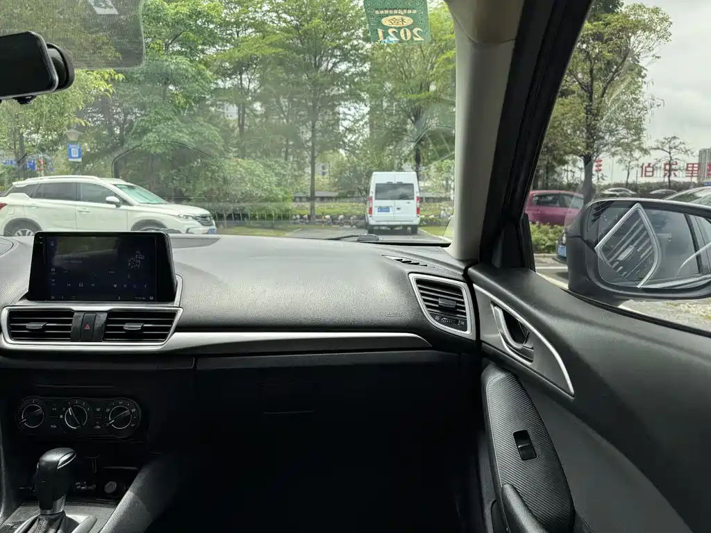 Mazda 3 Axela
