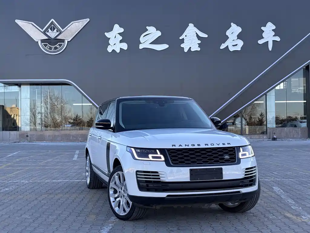 Range Rover 2022 3.0 L6 400PS Heritage Extended Classic Edition