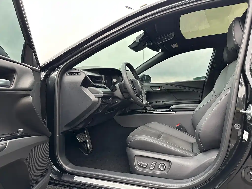 Camry 2024 model 2.0S Sport
