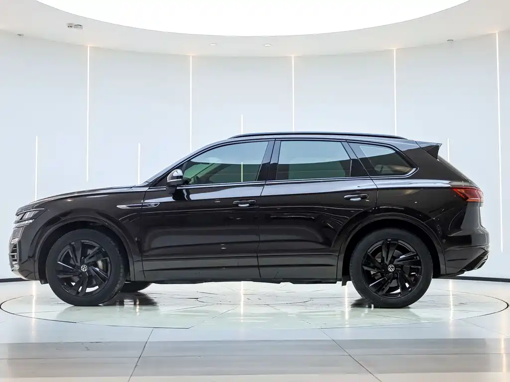 Volkswagen Touareg 2022 3.0TSI R-Line Black Edition