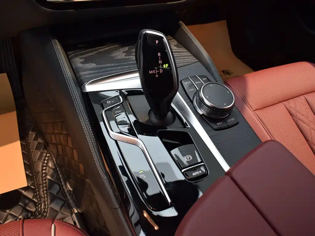 BMW 5 Series 2023 Facelift 530Li Leading Edition M Sport Package
