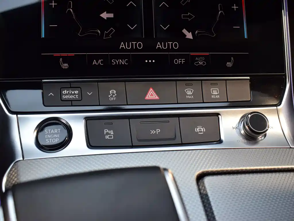 Audi A7L 2024 45 TFSI quattro S-line Black Warrior Edition