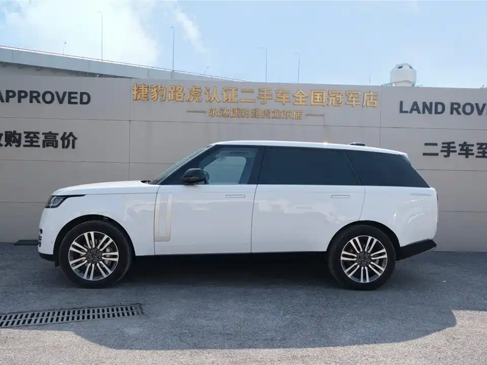Range Rover 2023 3.0 L6 400PS Autobiography LWB