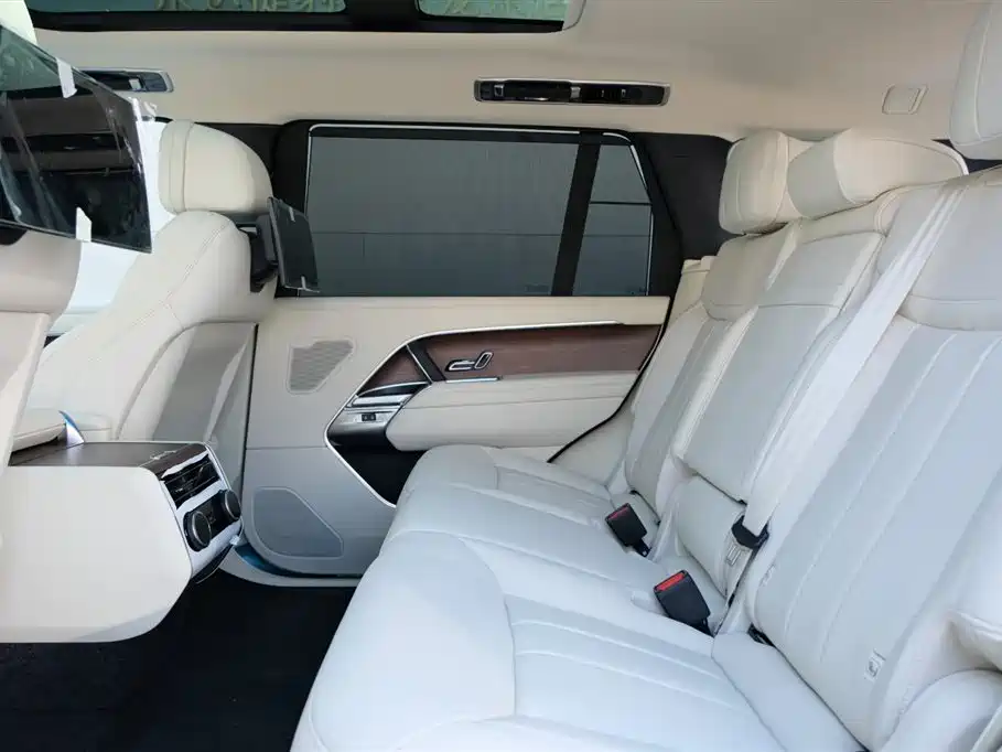 Range Rover 2023 3.0 L6 400PS Autobiography LWB