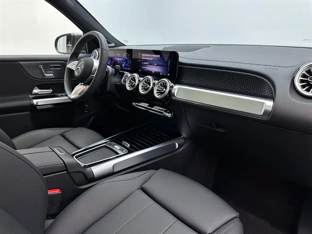 Mercedes-Benz EQB 260 2025