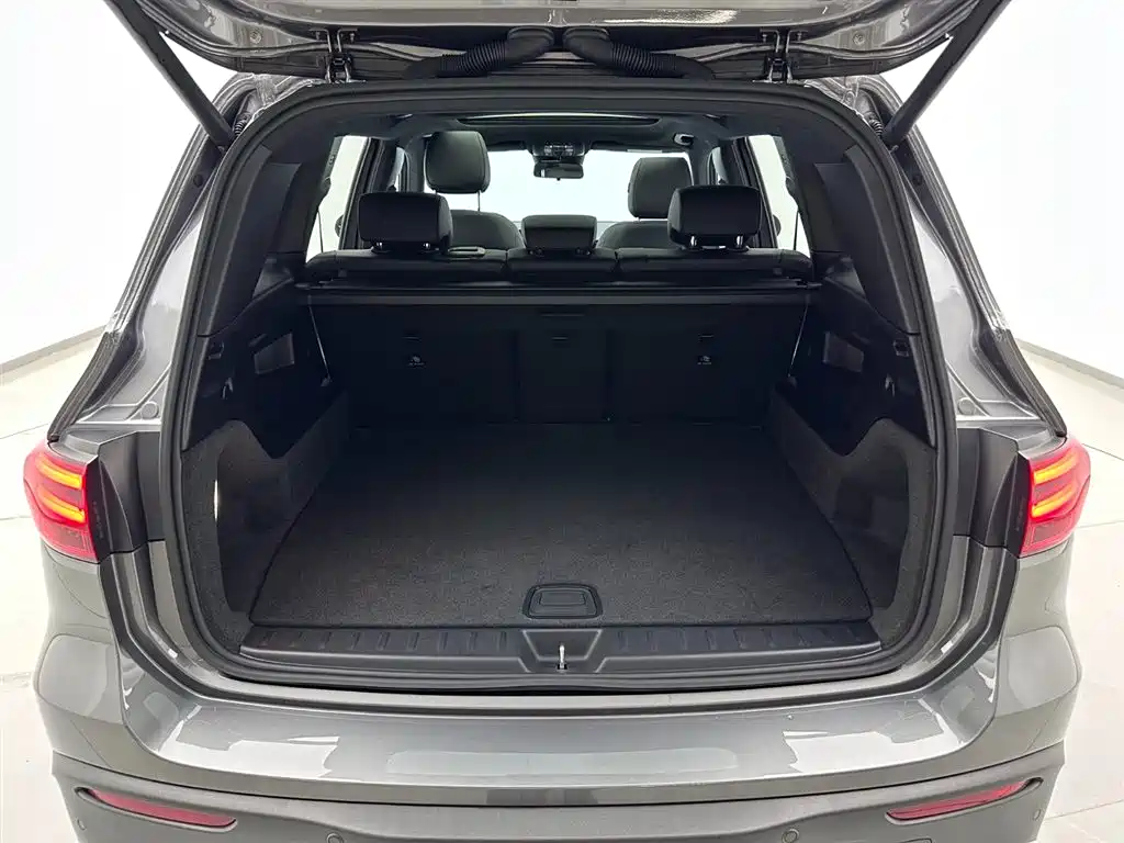 Mercedes-Benz EQB 260 2025