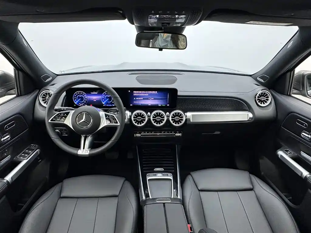 Mercedes-Benz EQB 260 2025