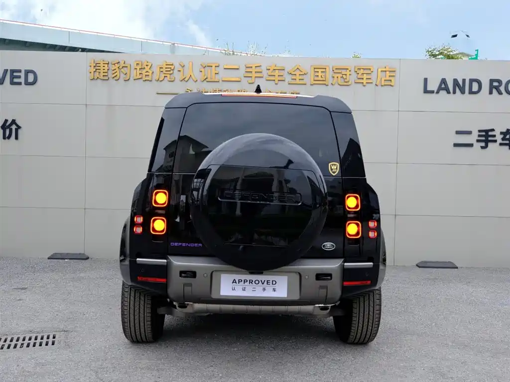 Land Rover Defender 2025 90 3.0T P400 X-Dynamic HSE