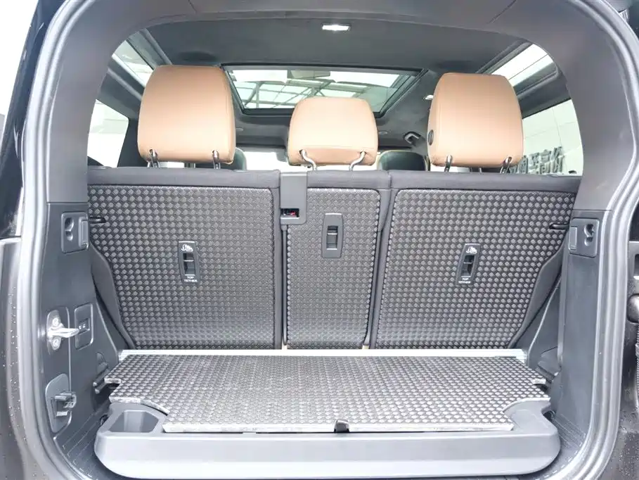 Land Rover Defender 2025 90 3.0T P400 X-Dynamic HSE