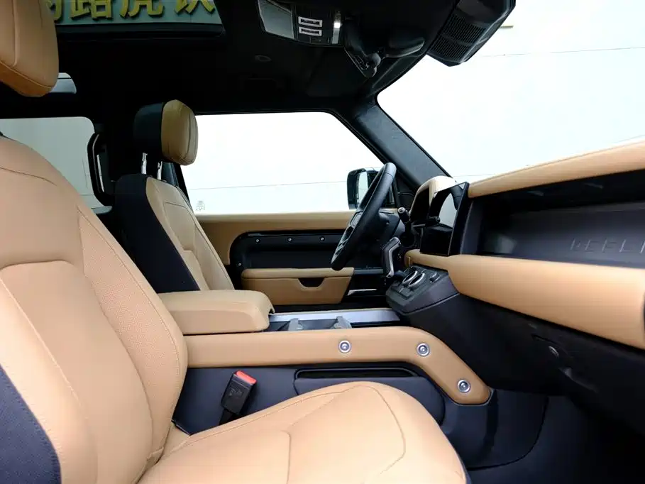 Land Rover Defender 2025 90 3.0T P400 X-Dynamic HSE
