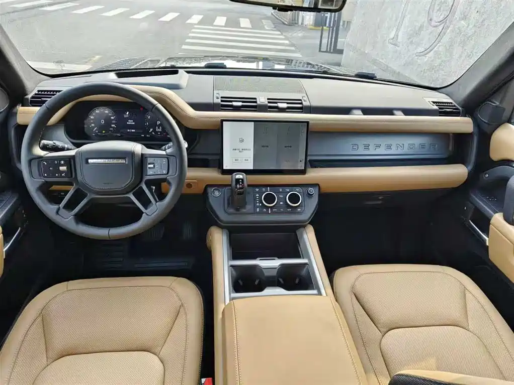 Land Rover Defender 2025 130 3.0T P400 7-Seater Luxury Edition