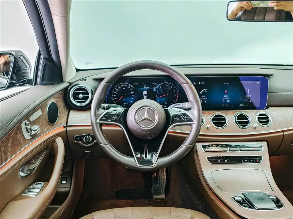 Mercedes-Benz E-Class 2023 E 300 L Fashion
